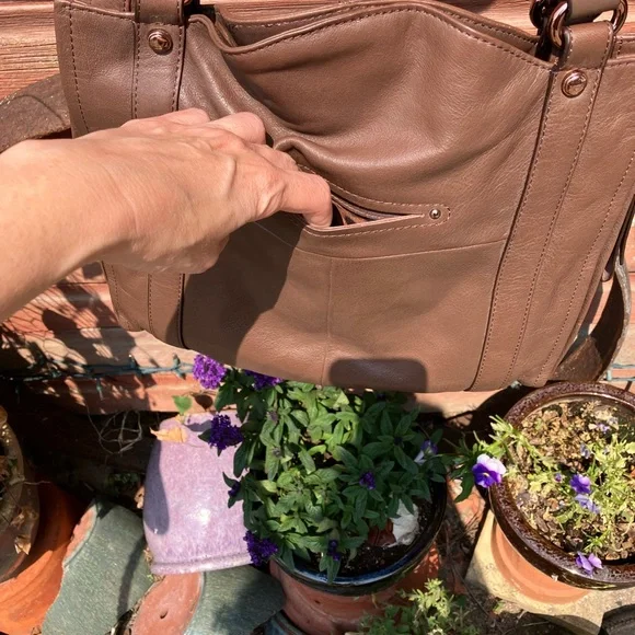 NWT B. Makowsky Bohemian Brown Leather & Rose Gold Hardware Shoulder Bag Boho - Picture 5 of 13